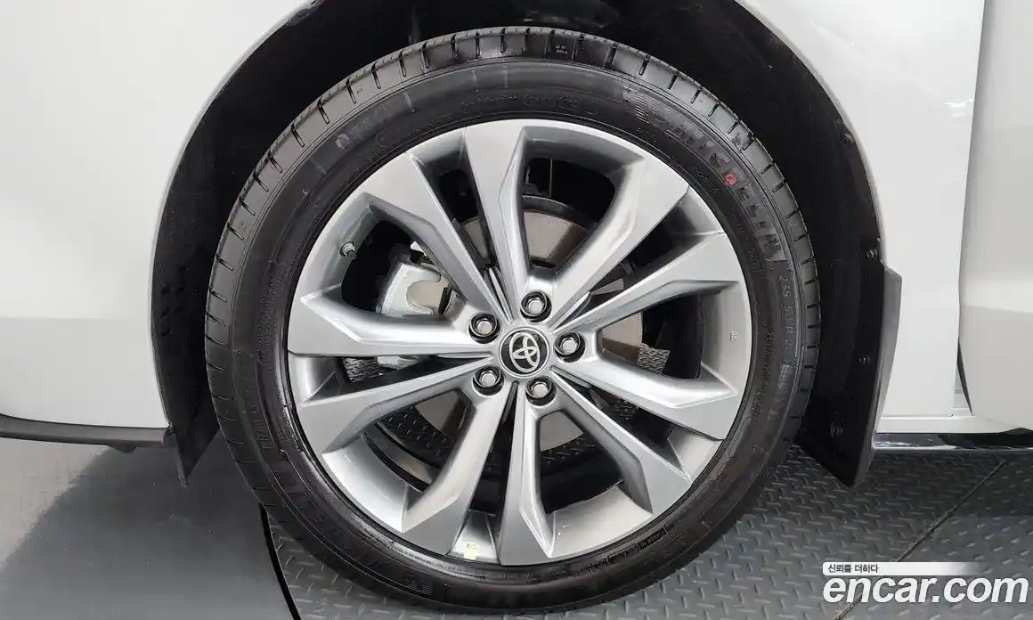 Toyota Sienna 2025 2.5 гидро, фото 5