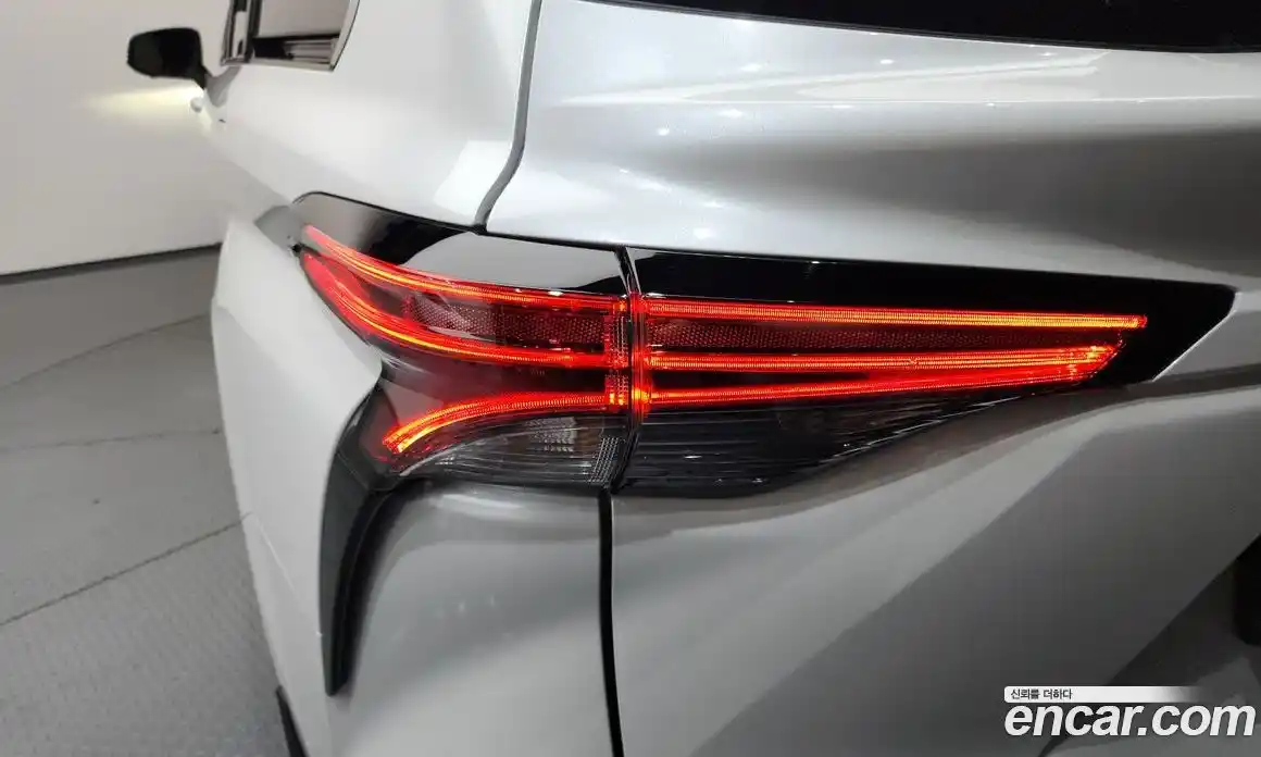 Toyota Sienna 2025 2.5 гидро, фото 9