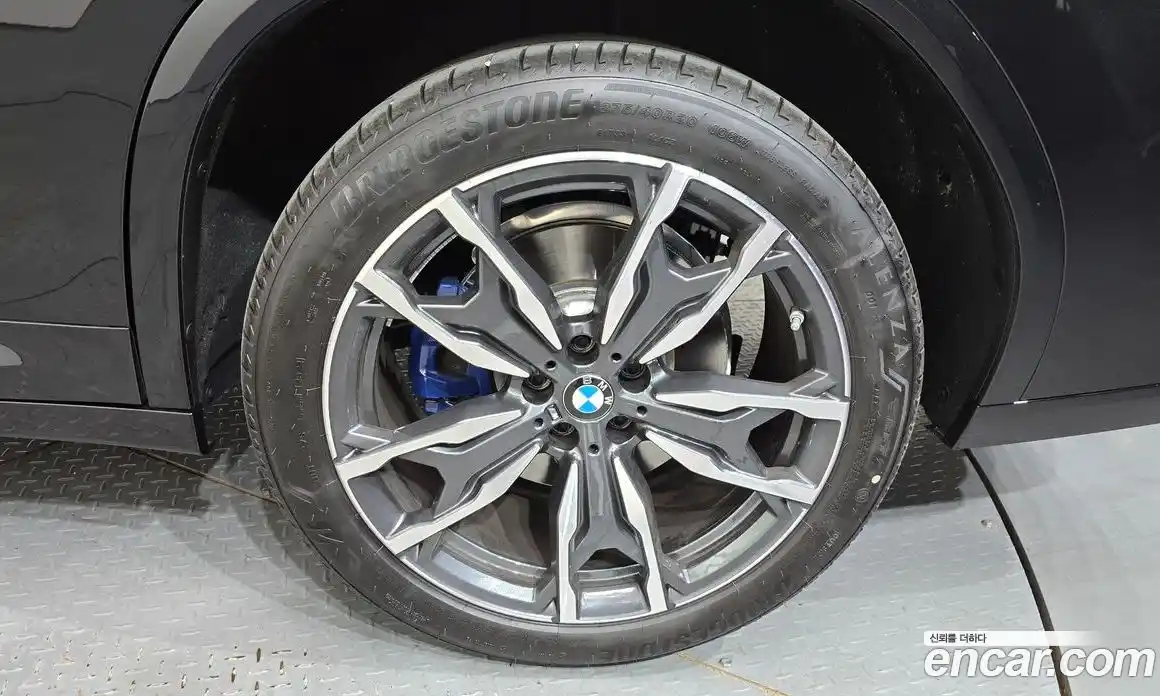 BMW X4 2025 2.0 гидро, фото 7