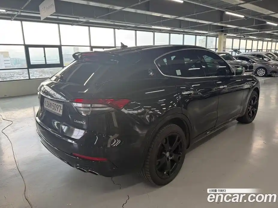 Maserati Levante 2017 3.0 гидро, фото 4