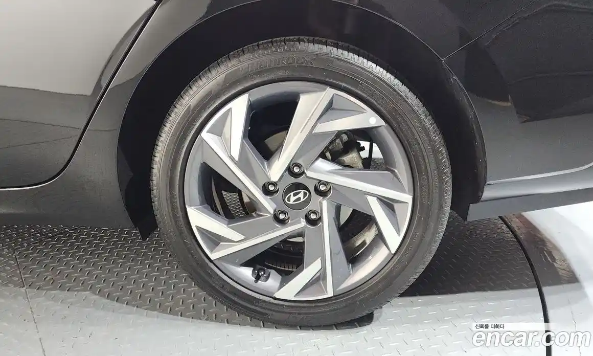 Hyundai Avante 2025 1.6 автомат (гидро), фото 6
