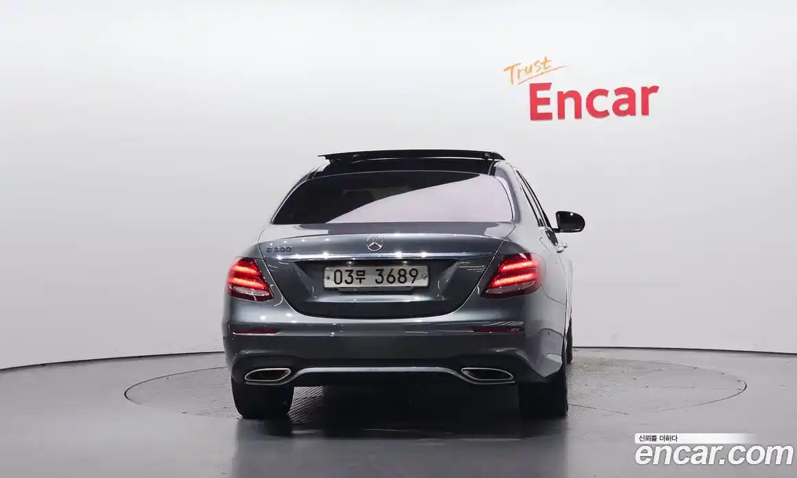 Mercedes-Benz E-Class 2017 2.0 автомат (гидро), фото 4