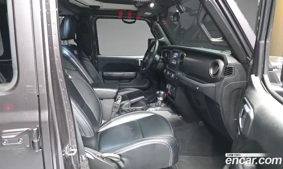 Jeep Wrangler 2018 2.0 автомат (гидро), фото 11