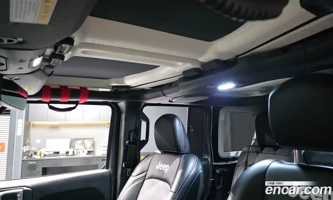 Jeep Wrangler 2018 2.0 автомат (гидро), фото 19