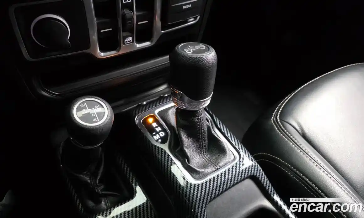 Jeep Wrangler 2018 2.0 автомат (гидро), фото 9