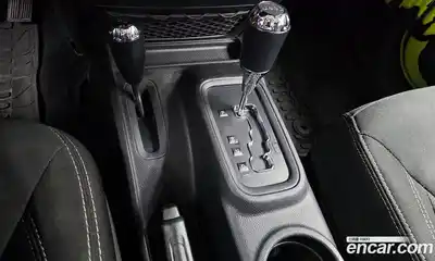 Jeep Wrangler 2016 3.6 автомат (гидро), миниатюра 9