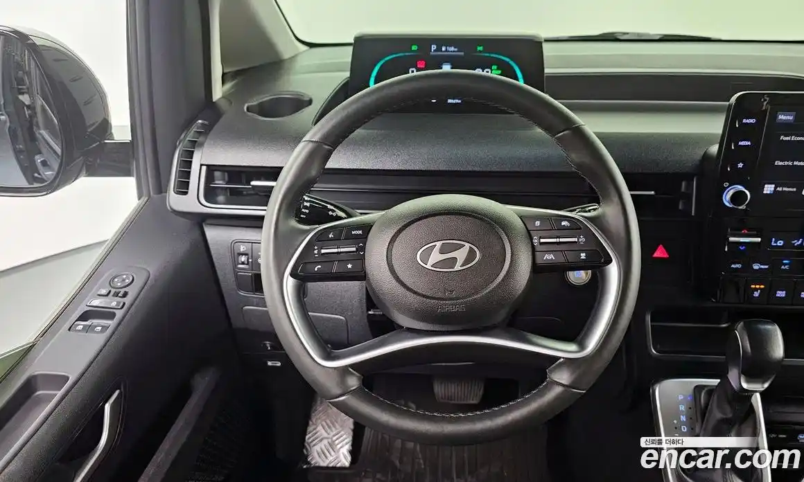 Hyundai Staria 2024 1.6 гидро, фото 13