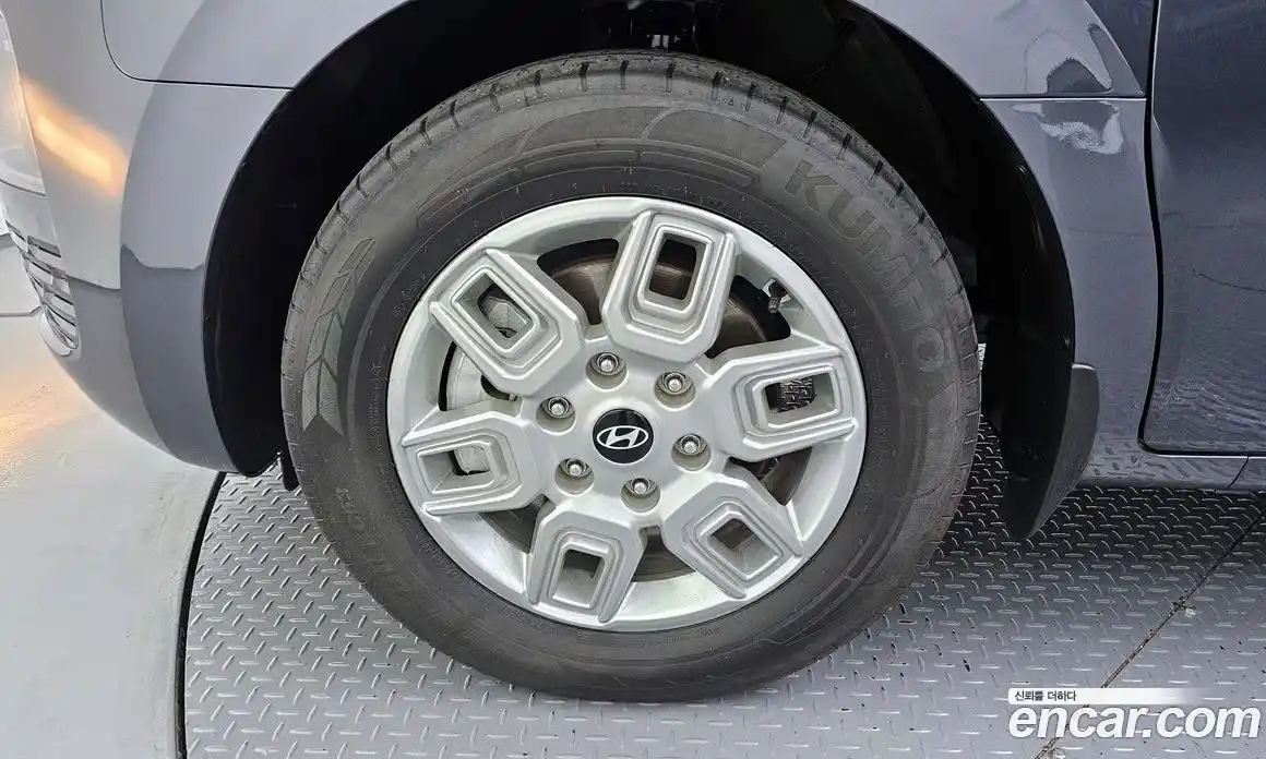 Hyundai Staria 2024 1.6 гидро, фото 5