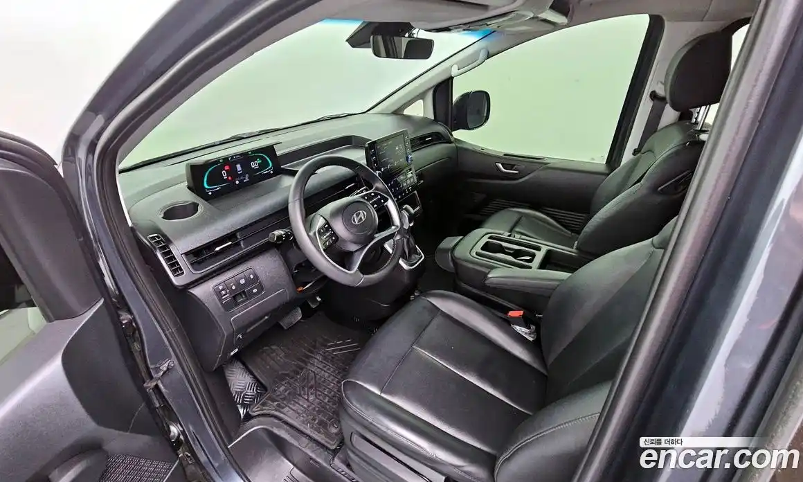 Hyundai Staria 2024 1.6 гидро, фото 10
