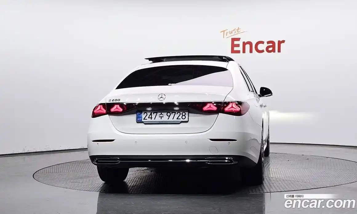 Mercedes-Benz E-Class 2025 2.0 гидро, фото 3