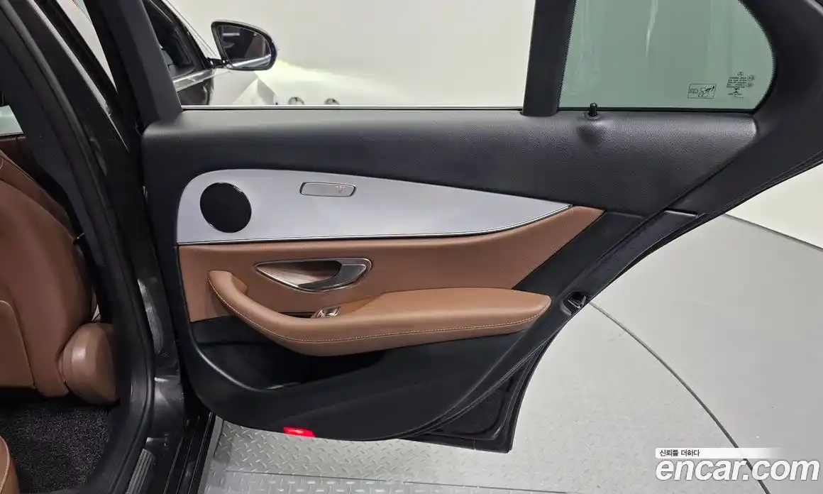 Mercedes-Benz E-Class 2021 2.0 автомат (гидро), фото 15
