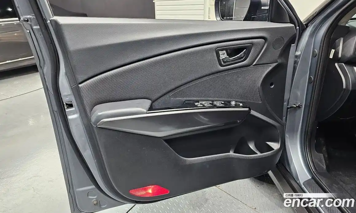 SsangYong TIBOLI 2019 1.6 автомат (гидро), фото 14