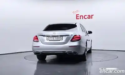 Mercedes-Benz E-Class 2018 1.9 гидро, миниатюра 4