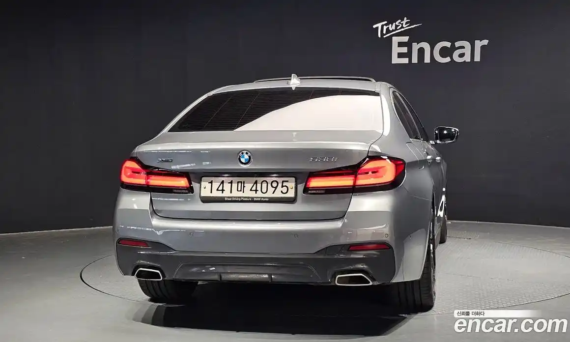 BMW 5-Series 2023 2.0 гидро, фото 4
