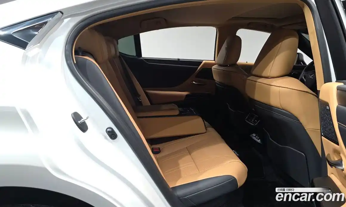 Lexus ES 2026 2.5 гидро, фото 11