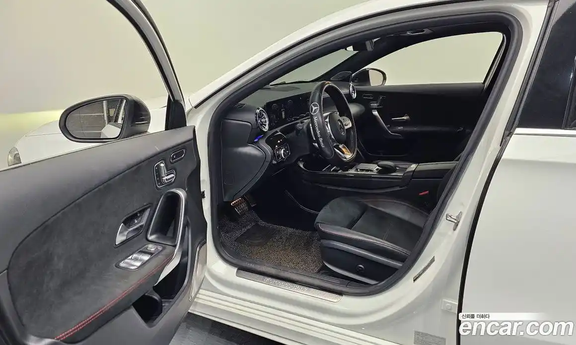 Mercedes-Benz A-Class 2022 2.0 гидро, фото 12