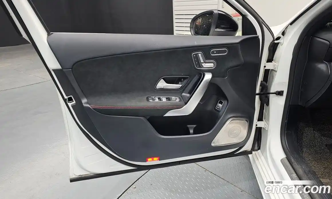 Mercedes-Benz A-Class 2022 2.0 гидро, фото 13