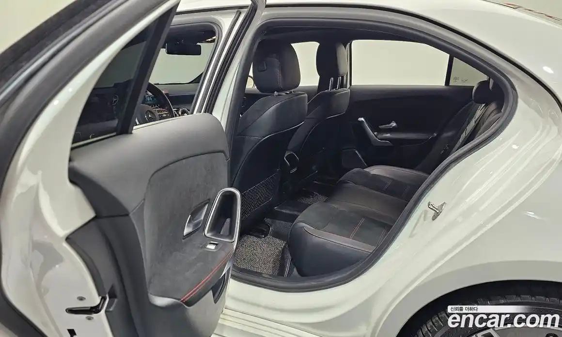 Mercedes-Benz A-Class 2022 2.0 гидро, фото 16