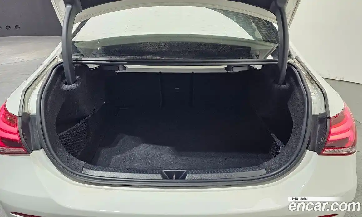 Mercedes-Benz A-Class 2022 2.0 гидро, фото 25