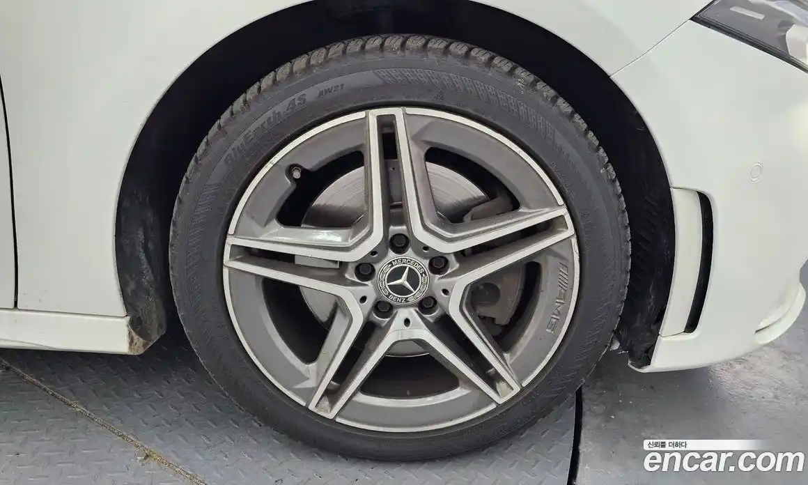 Mercedes-Benz A-Class 2022 2.0 гидро, фото 4