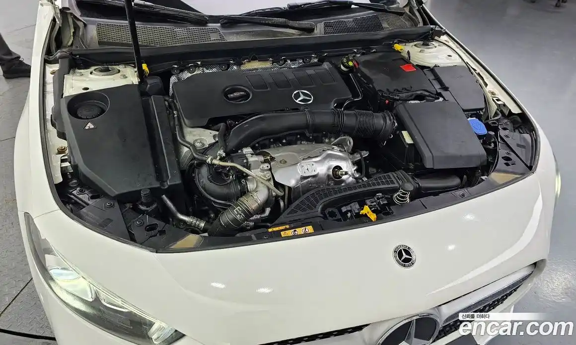 Mercedes-Benz A-Class 2022 2.0 гидро, фото 5