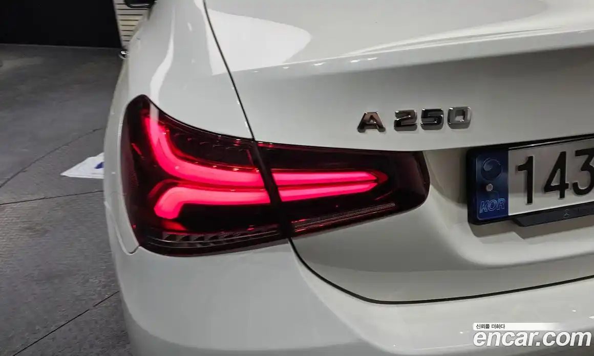 Mercedes-Benz A-Class 2022 2.0 гидро, фото 8