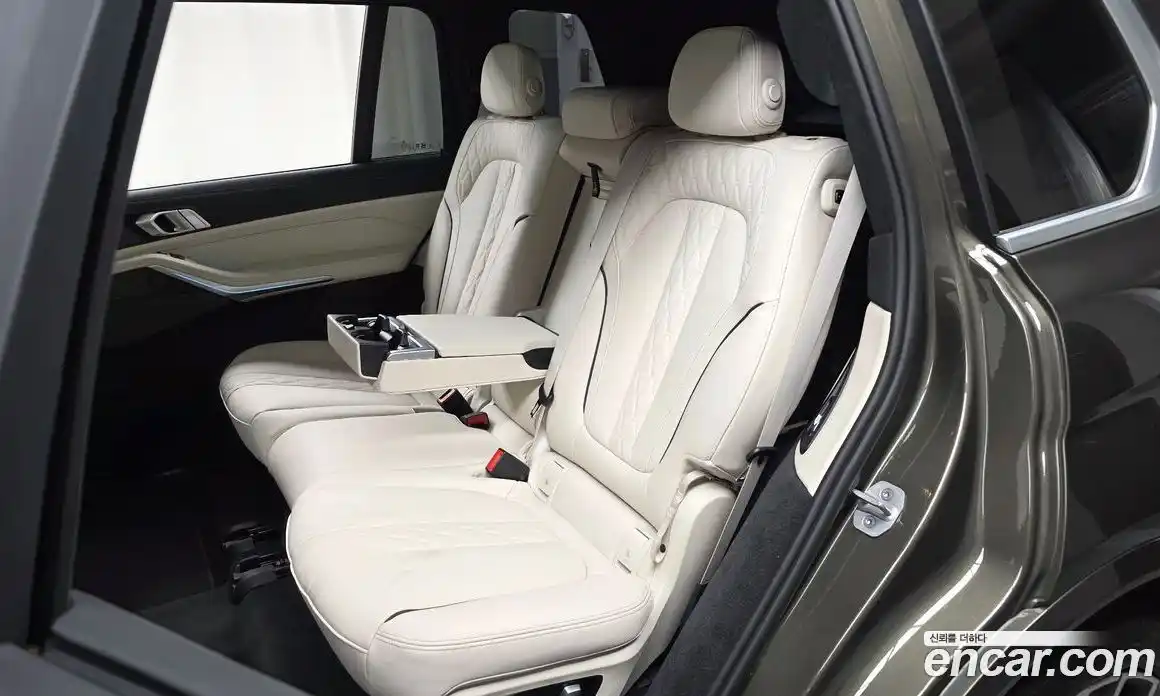 BMW X7 2025 3.0 гидро, фото 12