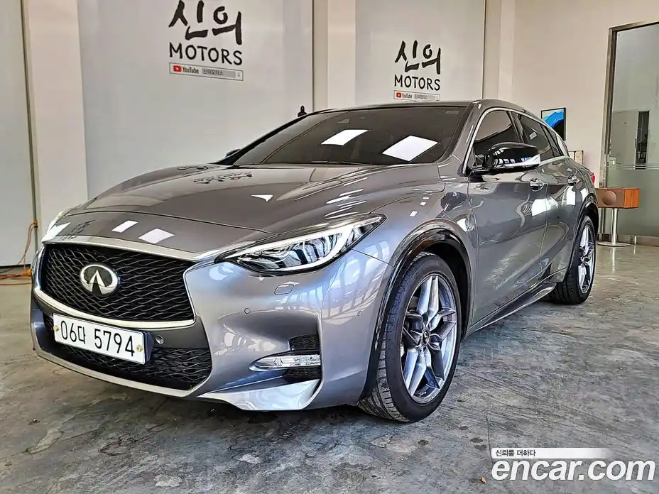 Infiniti Q30 2017 2.0 гидро, фото 3