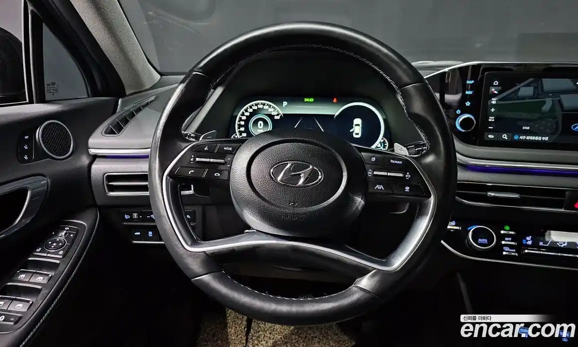 Hyundai Sonata 2023 1.6 автомат (гидро), фото 13