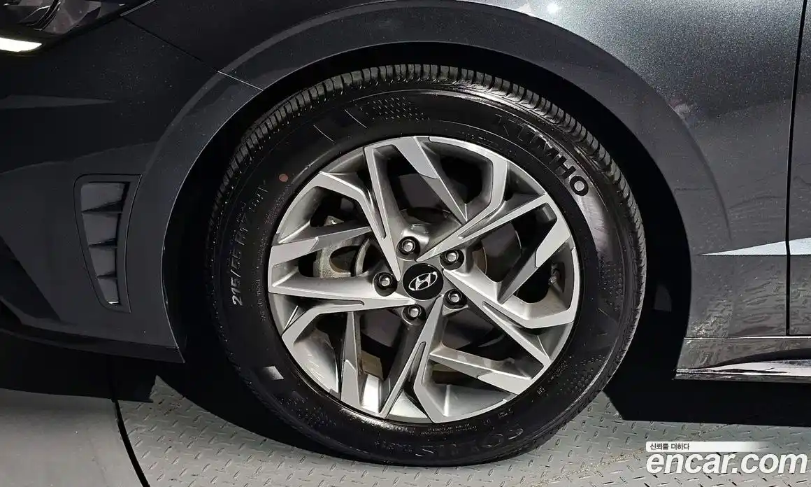 Hyundai Sonata 2023 1.6 автомат (гидро), фото 5