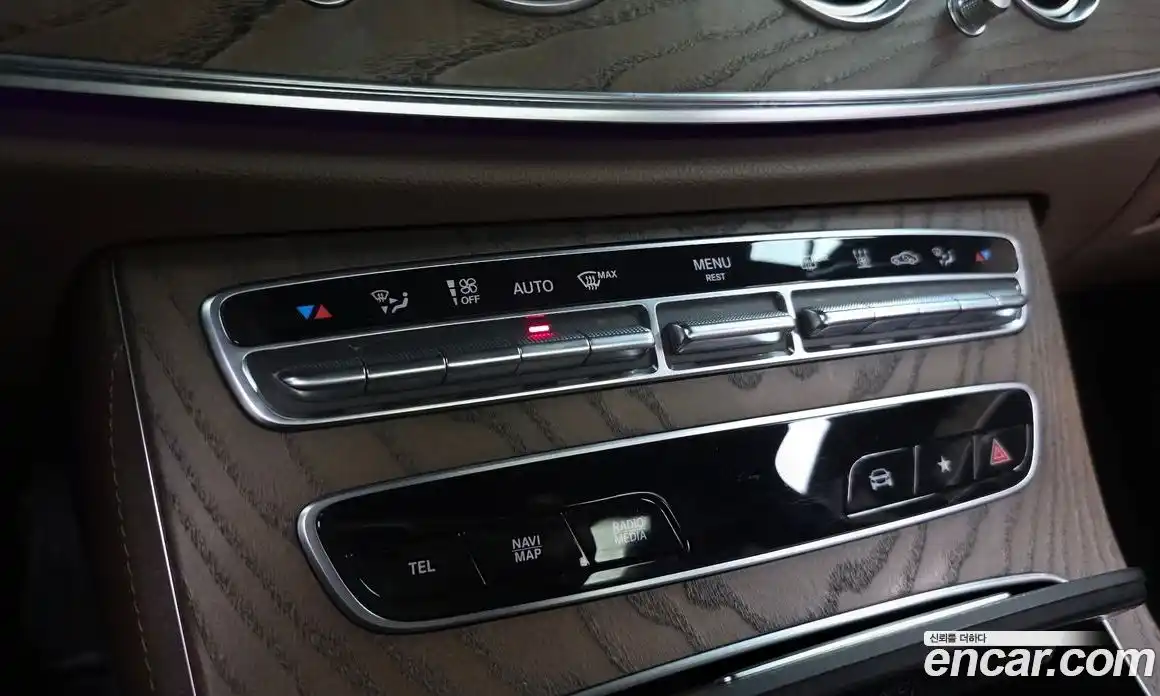 Mercedes-Benz E-Class 2021 2.0 гидро, фото 16