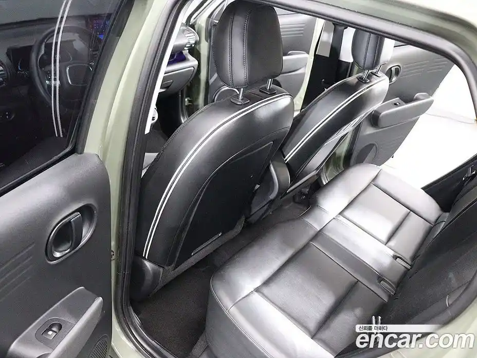 Hyundai Casper 2022 1.0 автомат (гидро), фото 17