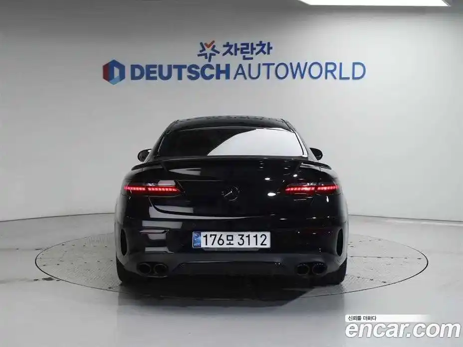 Mercedes-Benz E-Class 2023 3.0 гидро, фото 4