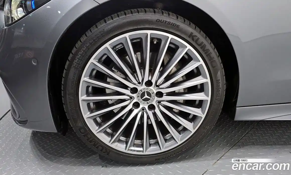 Mercedes-Benz C-Class 2022 2.0 гидро, фото 5
