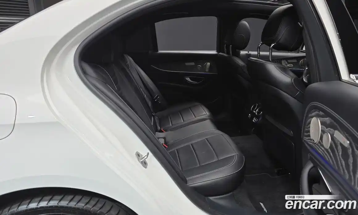 Mercedes-Benz E-Class 2022 2.0 гидро, фото 17