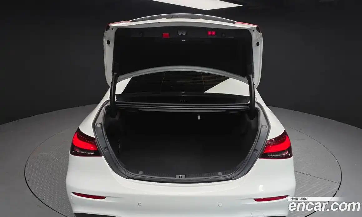 Mercedes-Benz E-Class 2022 2.0 гидро, фото 26