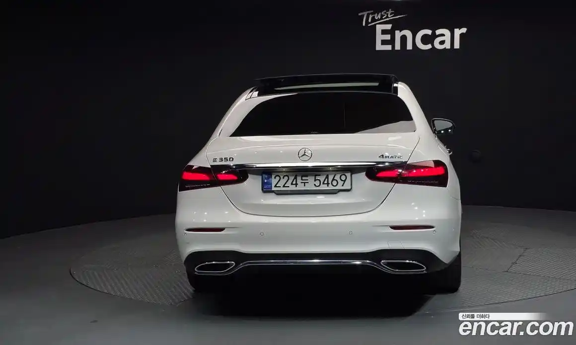 Mercedes-Benz E-Class 2022 2.0 гидро, фото 4