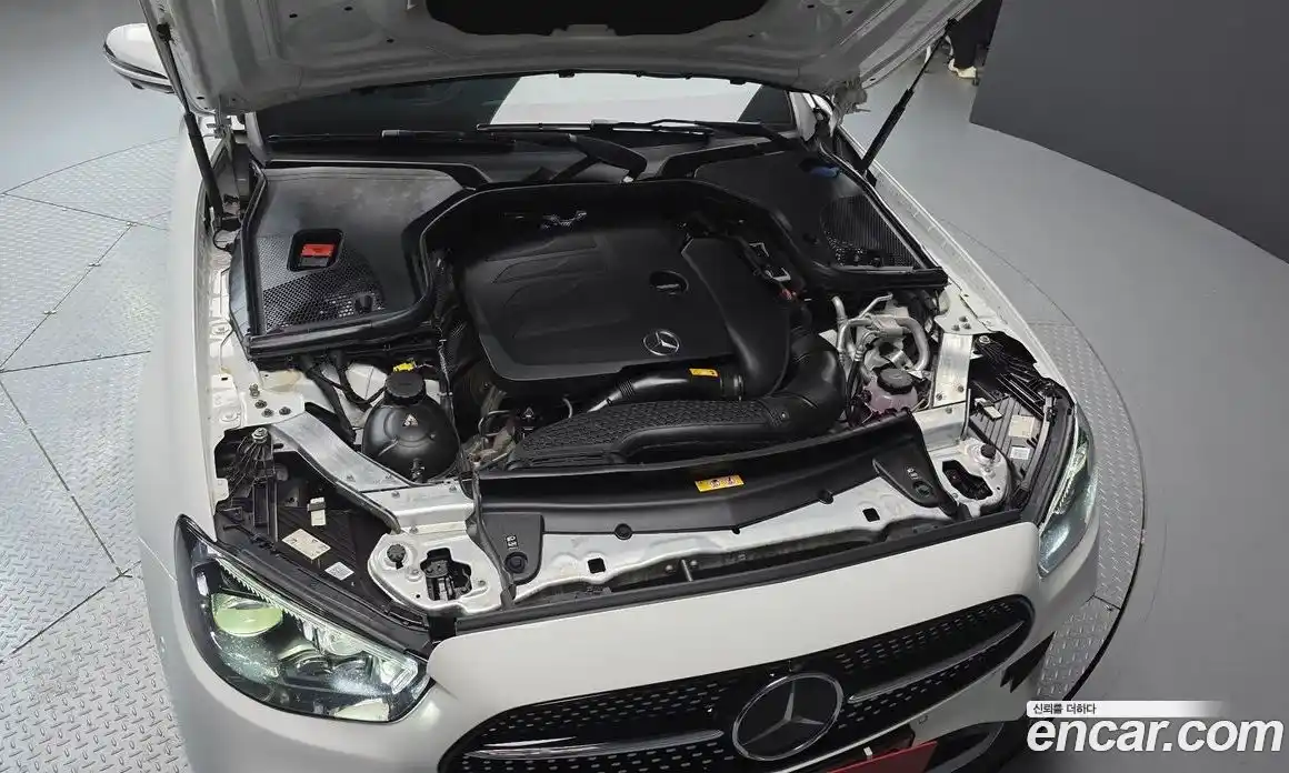 Mercedes-Benz E-Class 2022 2.0 гидро, фото 6