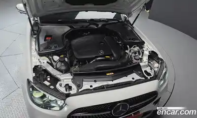 Mercedes-Benz E-Class 2022 2.0 гидро, миниатюра 6