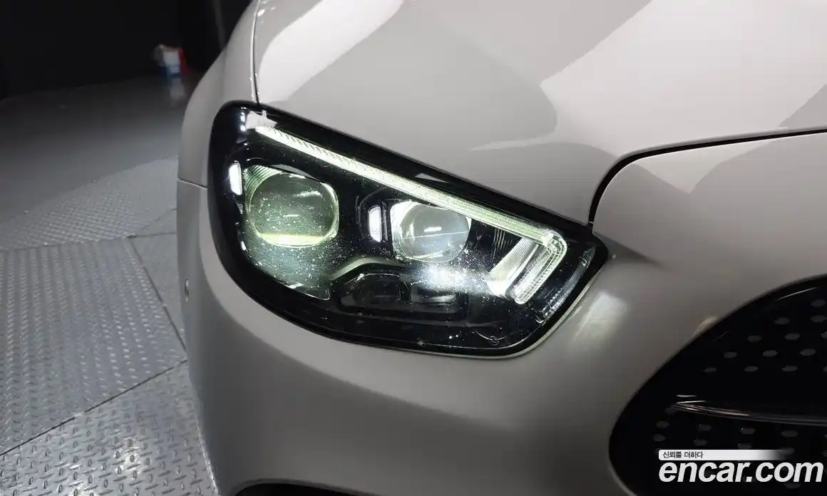 Mercedes-Benz E-Class 2022 2.0 гидро, фото 8