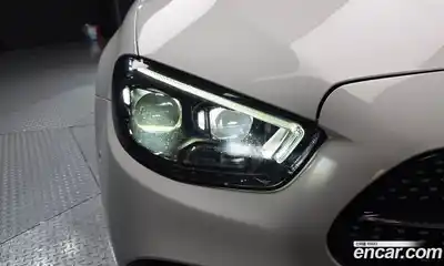 Mercedes-Benz E-Class 2022 2.0 гидро, миниатюра 8