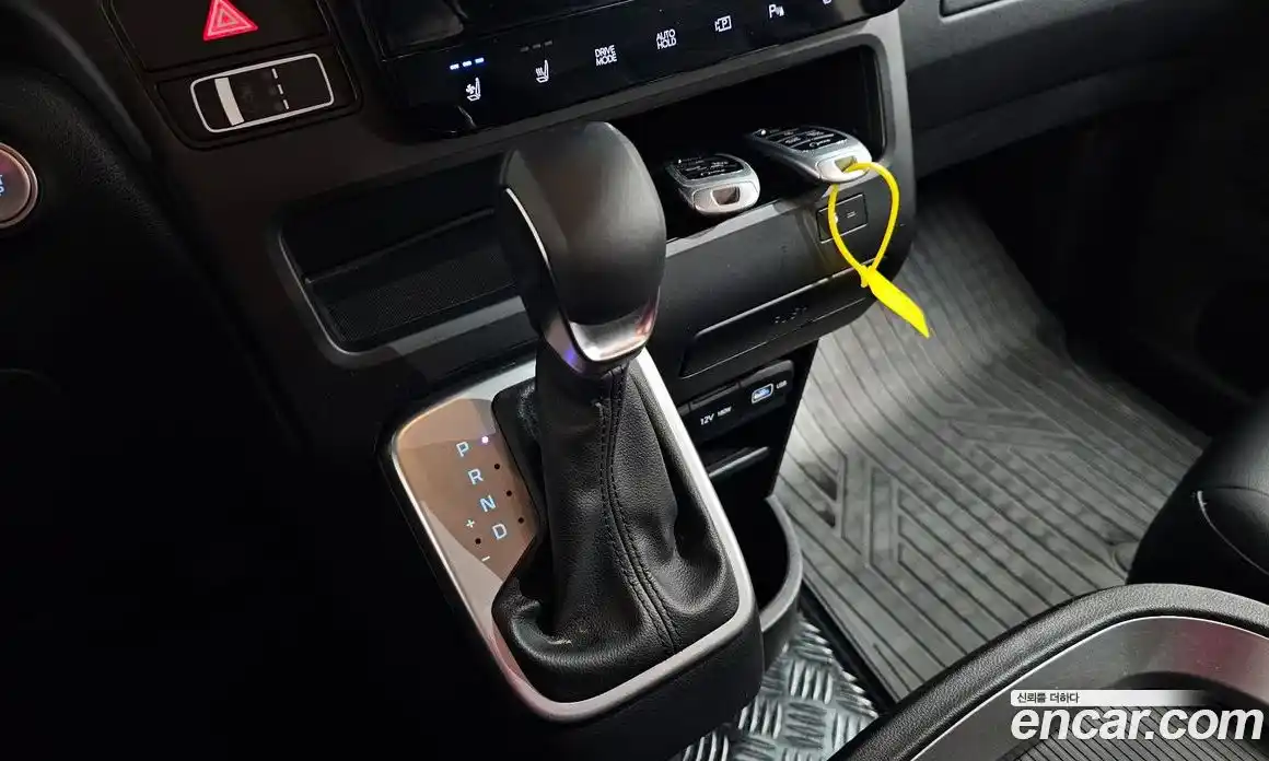 Hyundai Staria 2023 2.2 гидро, фото 11