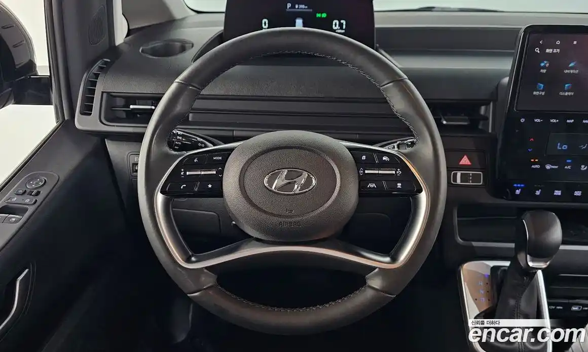 Hyundai Staria 2023 2.2 гидро, фото 18