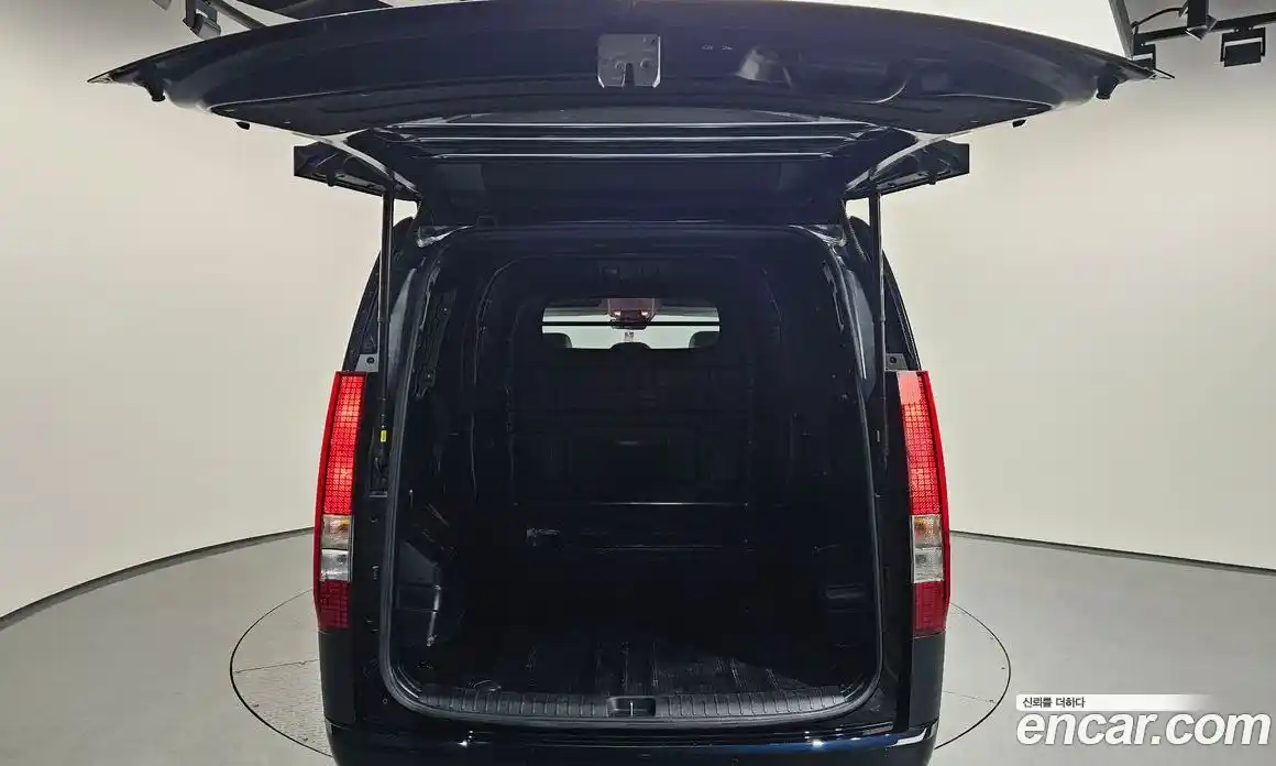 Hyundai Staria 2023 2.2 гидро, фото 22