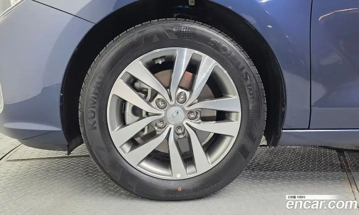 Hyundai i30 2018 1.4 автомат (гидро), фото 5