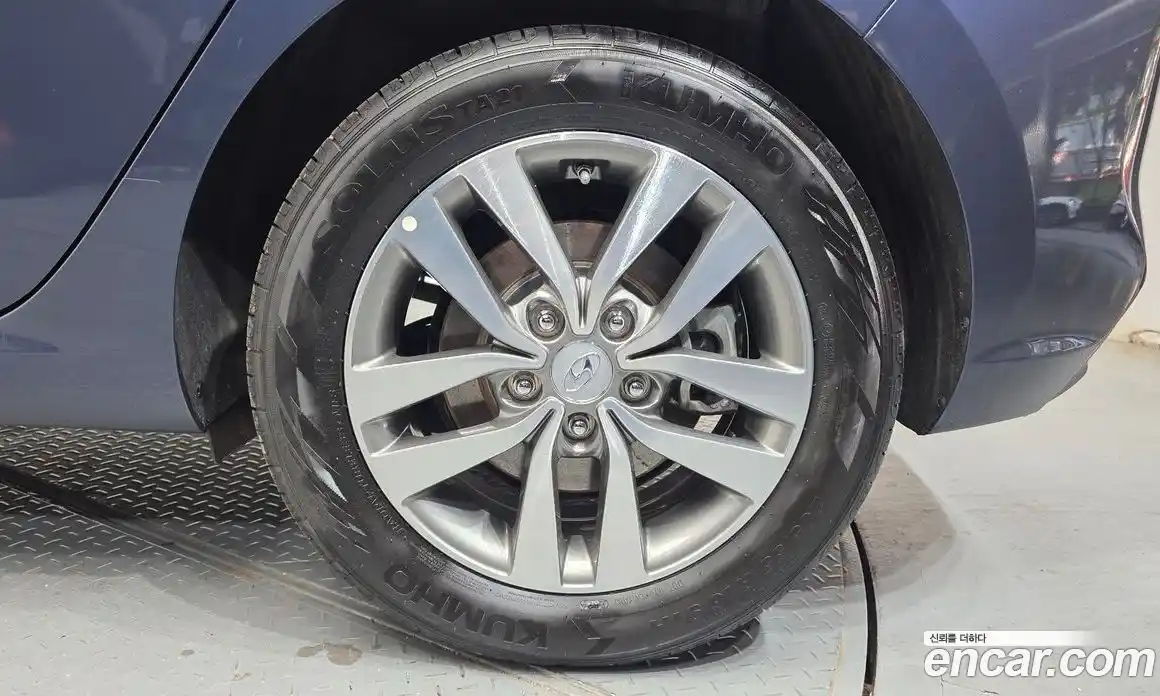 Hyundai i30 2018 1.4 автомат (гидро), фото 7