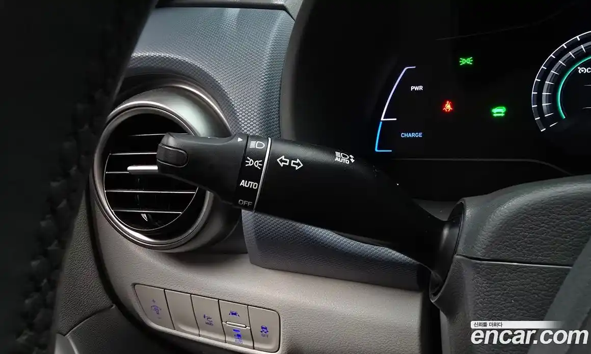 Hyundai Kona 2019 0.1 автомат (гидро), фото 16