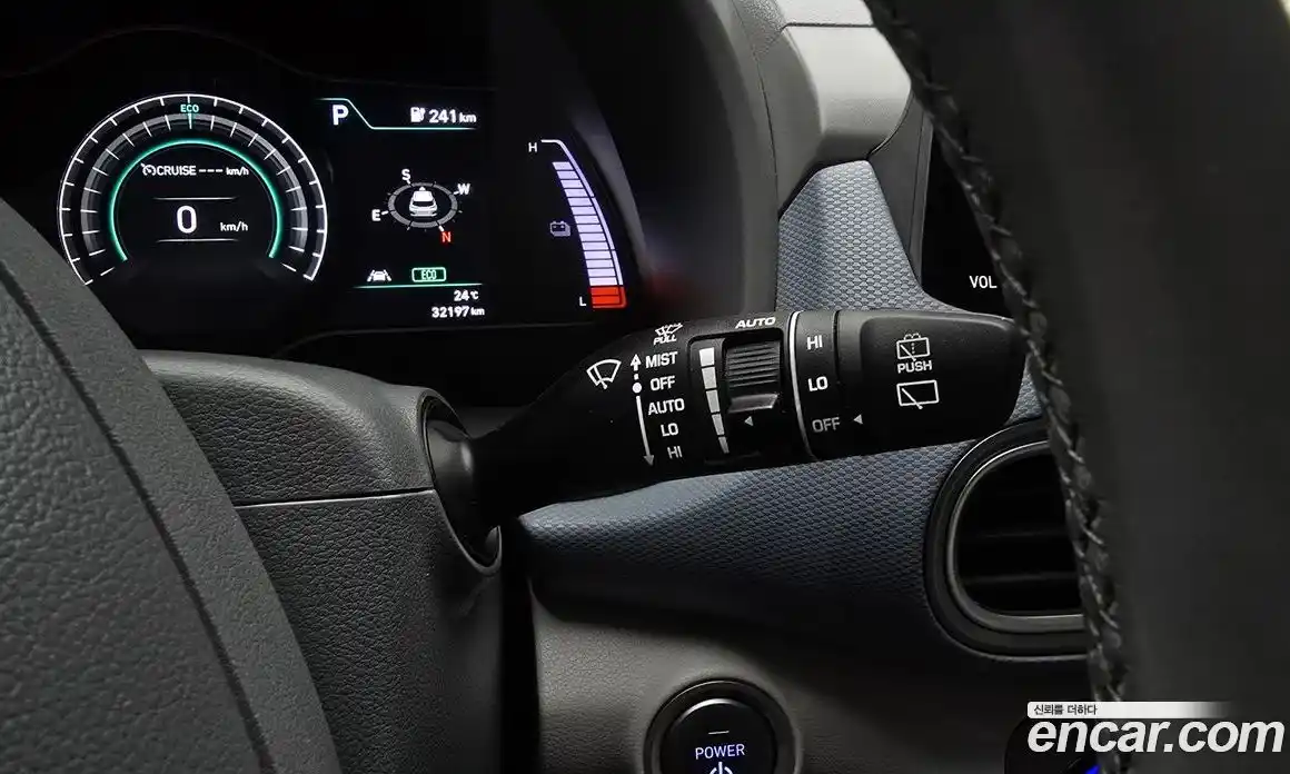 Hyundai Kona 2019 0.1 автомат (гидро), фото 17