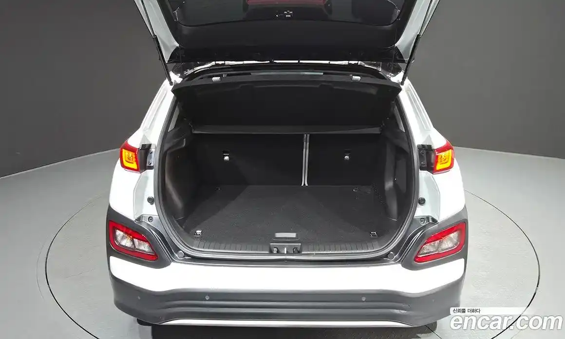 Hyundai Kona 2019 0.1 автомат (гидро), фото 20
