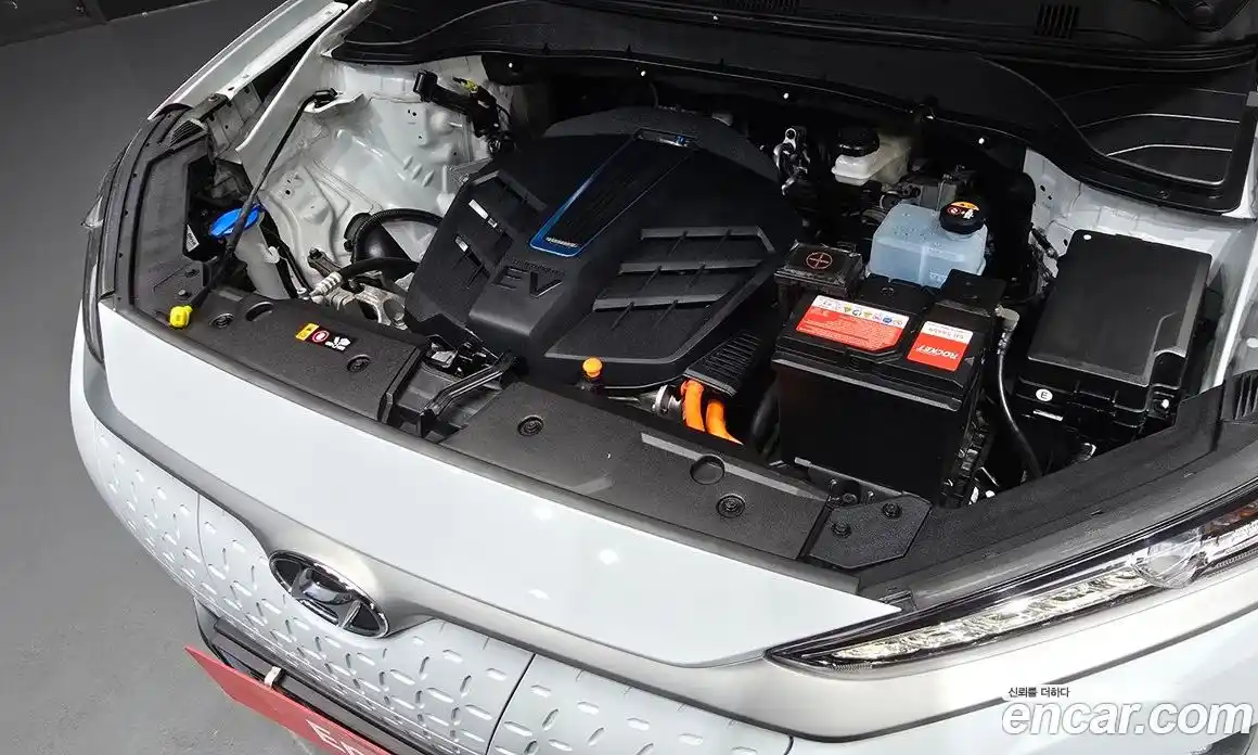 Hyundai Kona 2019 0.1 автомат (гидро), фото 6